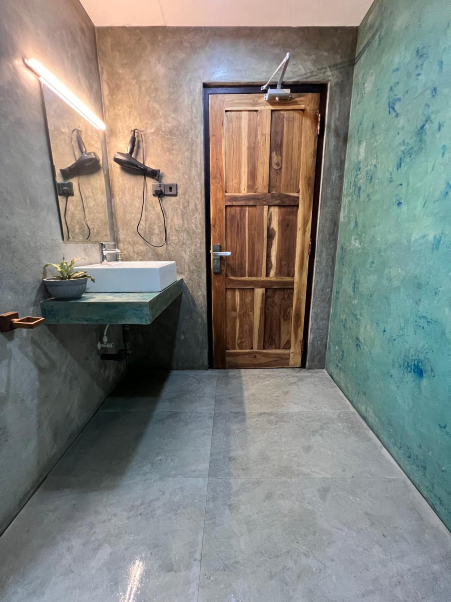 Roy'S Villa Сигирия Экстерьер фото
